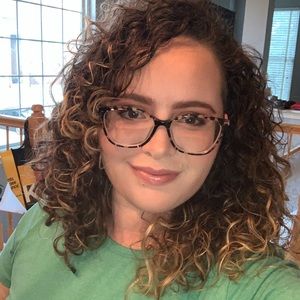 Meet your Posher, Nicole